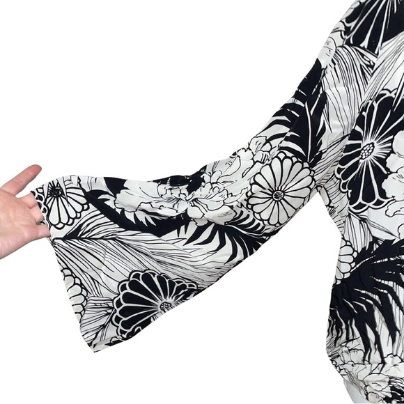 Kenneth Cole Silk Black & White Floral Top - Picture 4 of 4